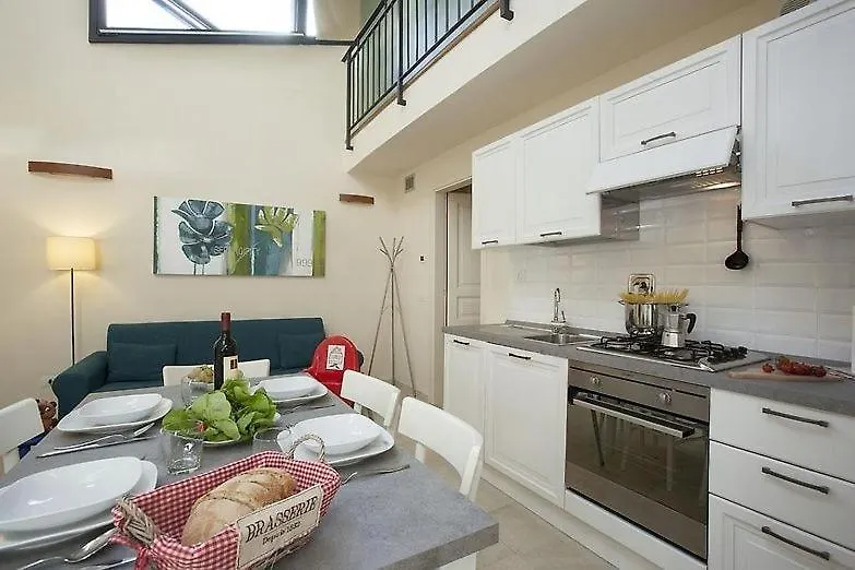 Albizi Botticelli Apt 204 Florence